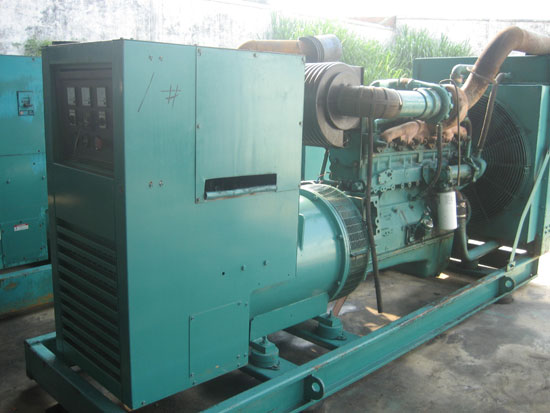 伊春租赁发电机- 发电机碳刷磨损的原因是什么