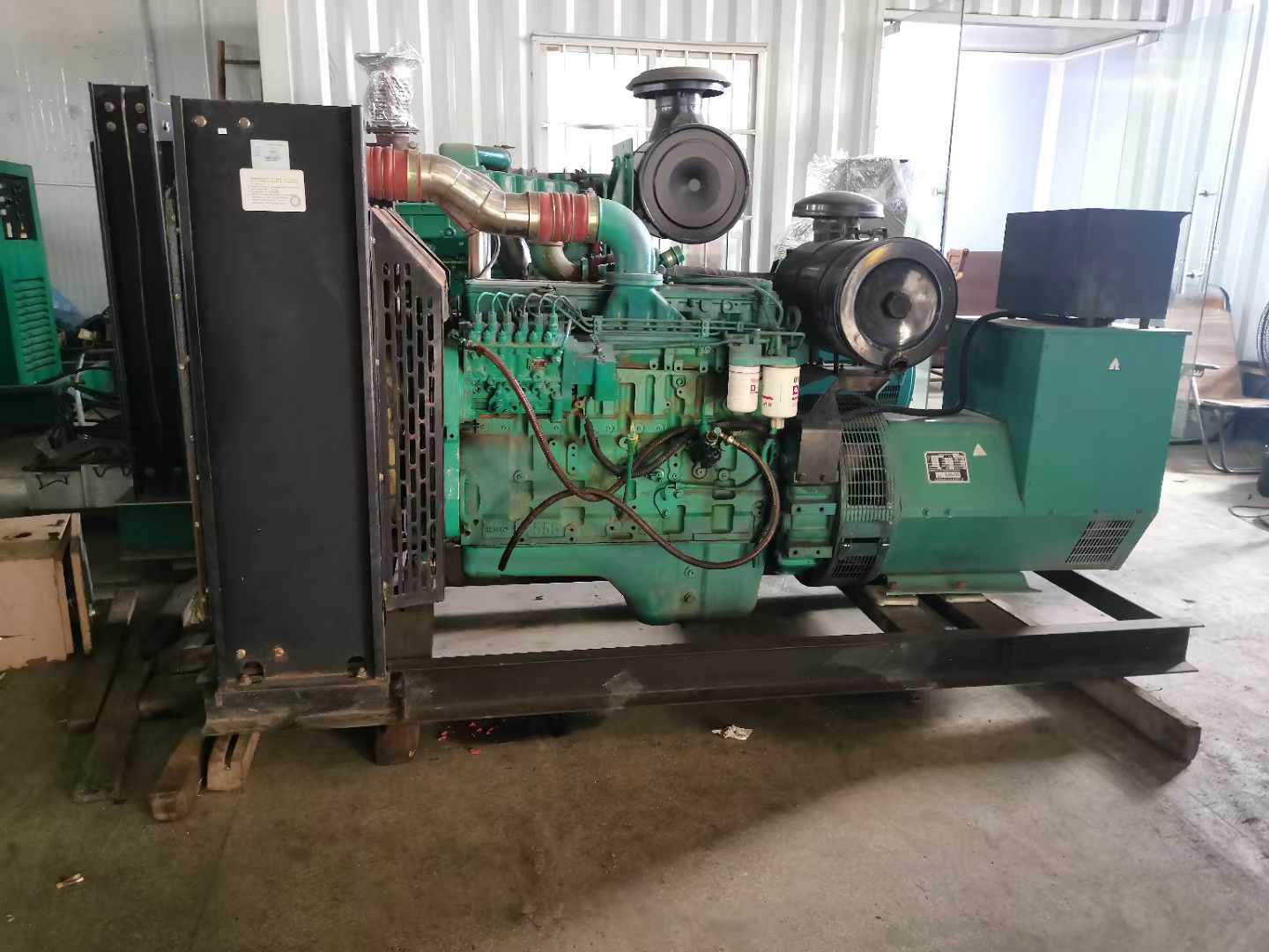 伊春发电机租赁如何确定电缆的承载电流是否在安全范围内？