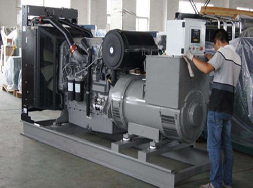 伊春柴油发电机组和储能设备配合使用的案例