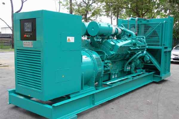 伊春柴油发电机组电压不稳定怎样维修？