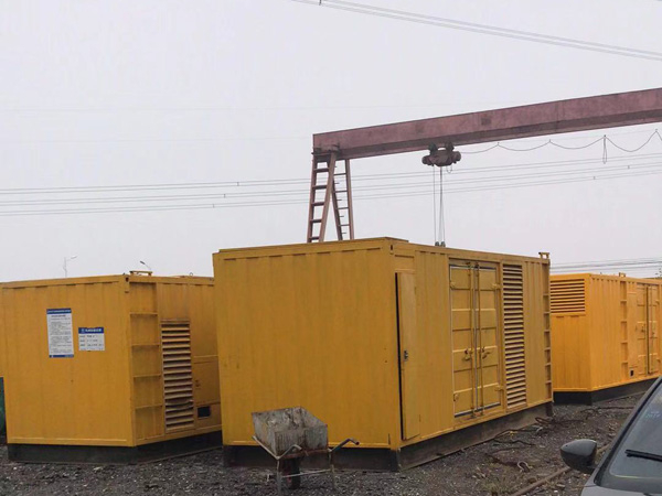 伊春100kw柴油发电机组每小时油耗？